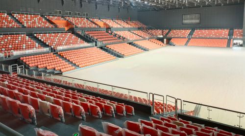 場館座椅的“骨骼”之謎：吹塑 vs 注塑，為何征途座椅選擇氣輔注塑？?